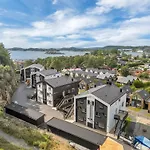 Aros Seaside With Pool, Jacuzzi & Sauna Kristiansand