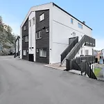 Aros Seaside With Pool, Jacuzzi & Sauna