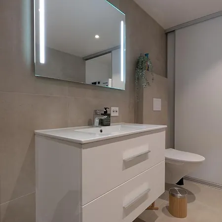 Aros Seaside With Pool, Jacuzzi & Sauna Apartment