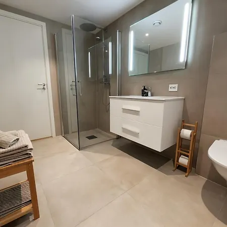 公寓 Aros Seaside With Pool, Jacuzzi & Sauna *
