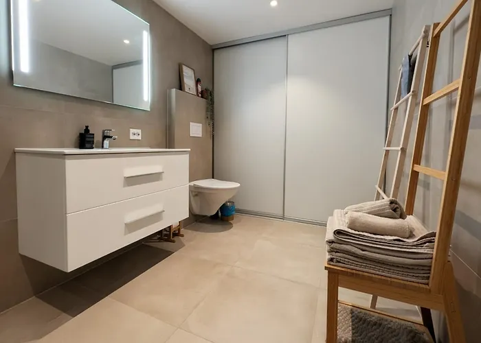 Aros Seaside With Pool, Jacuzzi & Sauna *